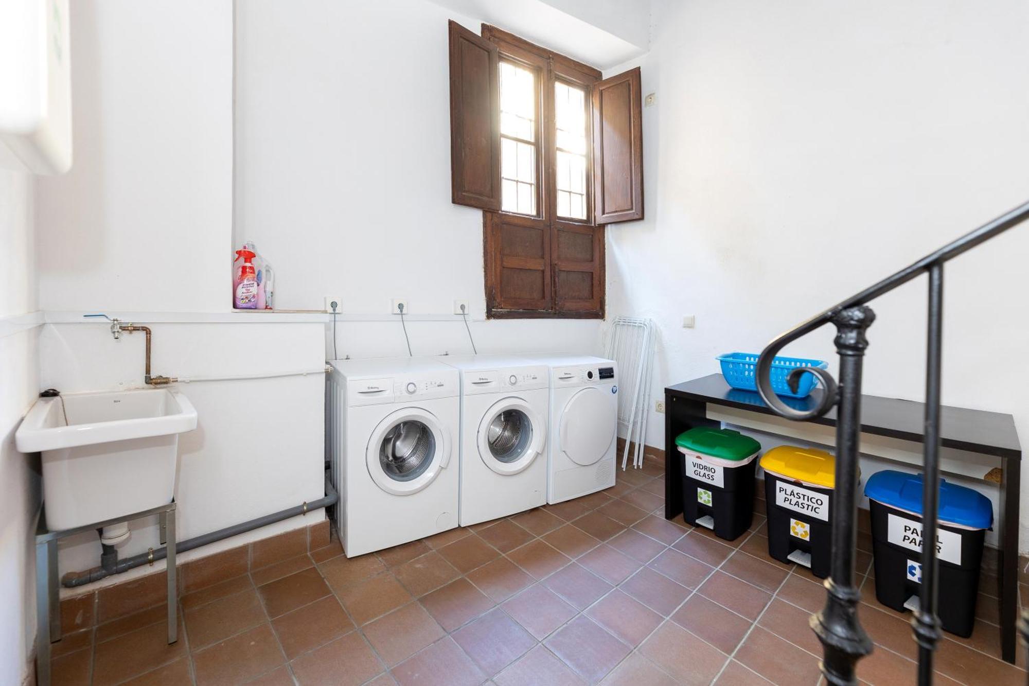 Apartamentos En Pleno Centro, Aljibe Rodrigo Del Campo 1A Granada Luaran gambar