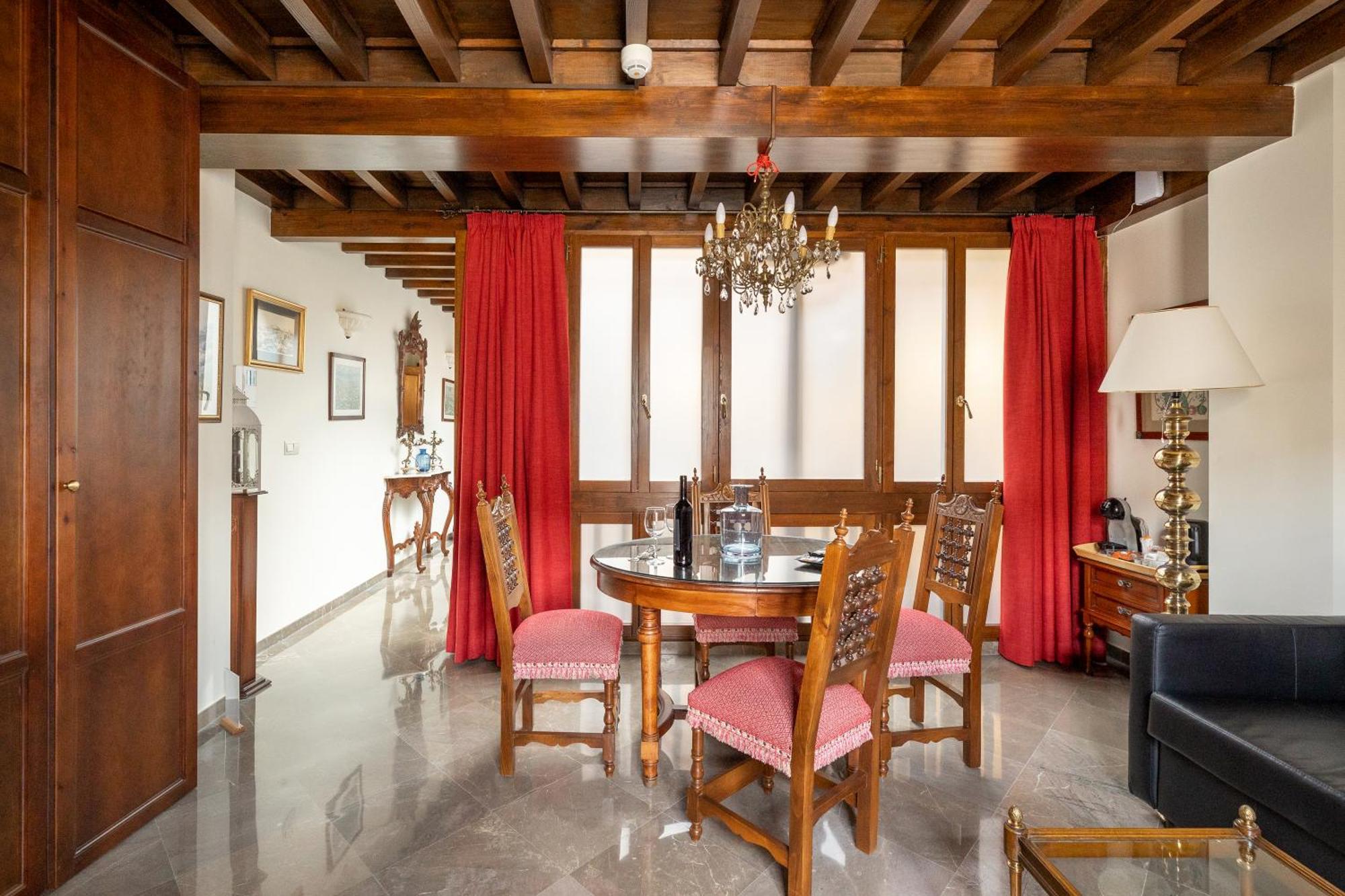 Apartamentos En Pleno Centro, Aljibe Rodrigo Del Campo 1A Granada Luaran gambar