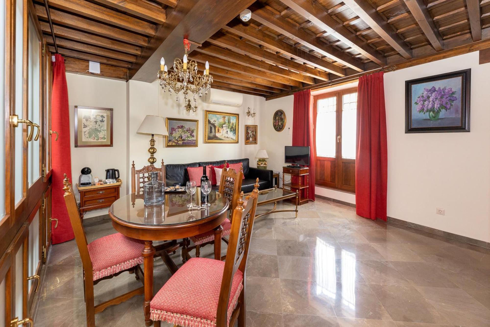 Apartamentos En Pleno Centro, Aljibe Rodrigo Del Campo 1A Granada Luaran gambar