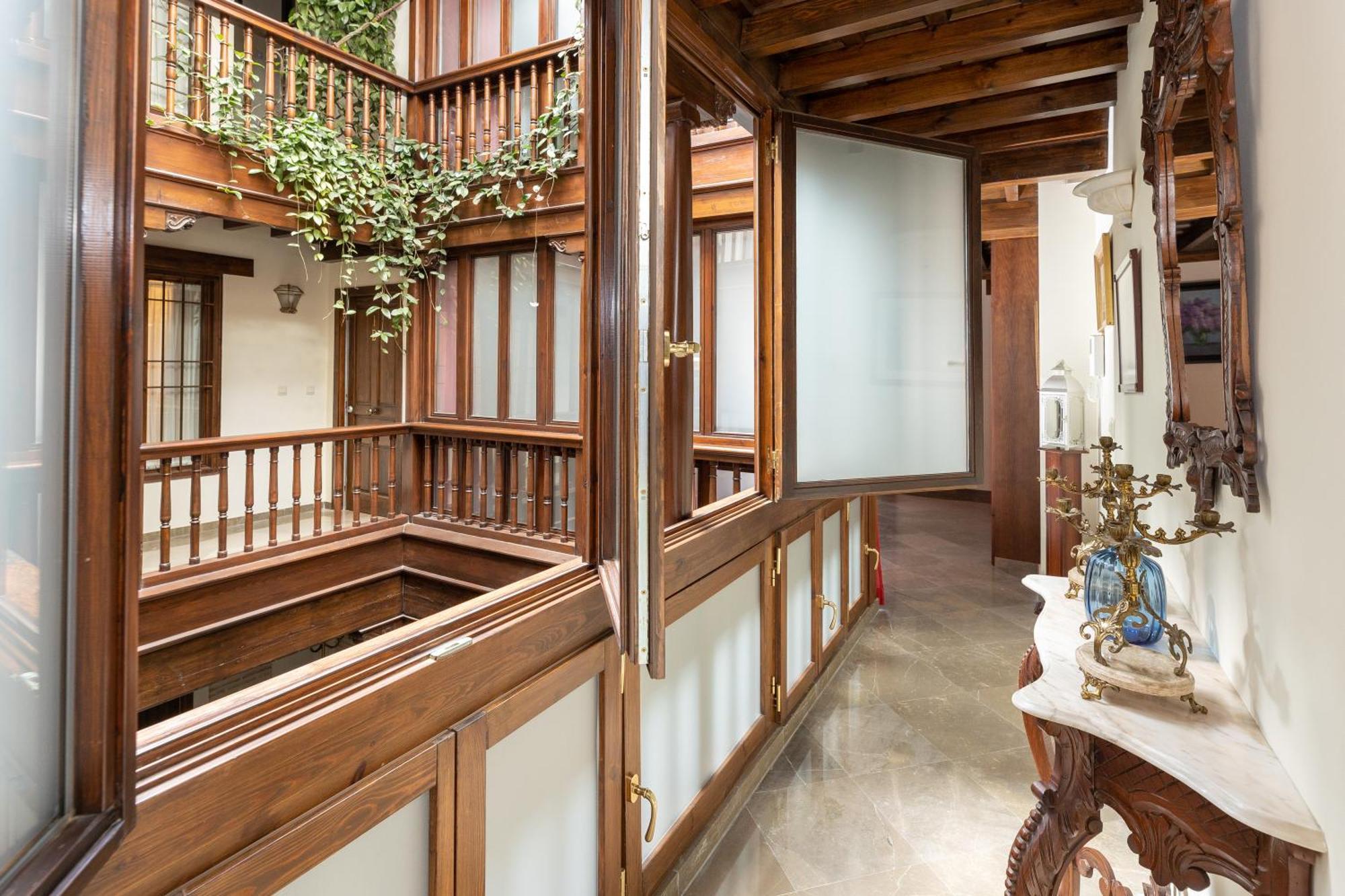 Apartamentos En Pleno Centro, Aljibe Rodrigo Del Campo 1A Granada Luaran gambar